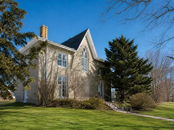 181 Washington St, Fairhaven, MA 02719