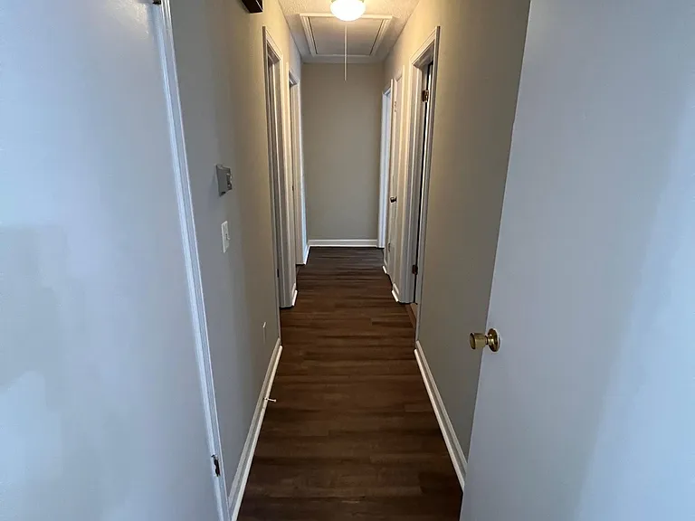 212 Henderson St — Photo 10