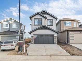 911 18th Ave NW, Edmonton, AB T6T2N2