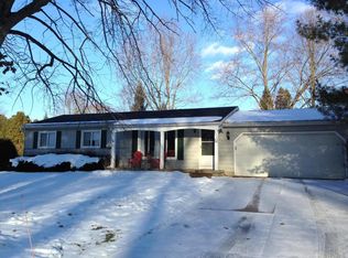 588 Adapointe Dr SE, Ada, MI 49301