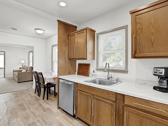 5th image of 118 Queens Road