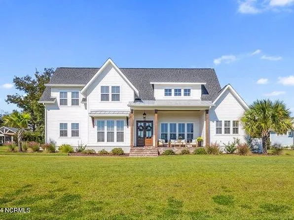 122 W Colonnade Drive, Hampstead, NC 28443