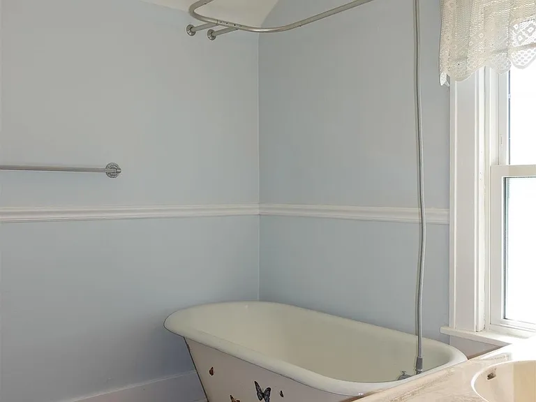 914 E Losey St — Photo 11