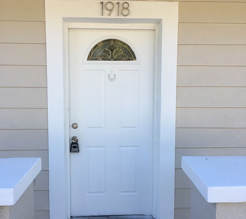 2nd image of 1918 W Pine St #1