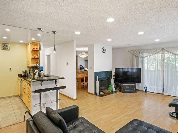 4th image of 1125 Cherry Ave APT G