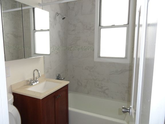 5th image of 2121 41st St