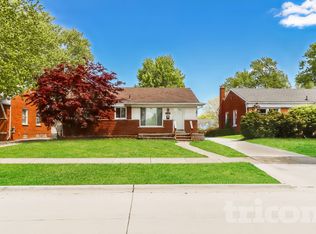 6708 N Deering St, Garden City, MI 48135