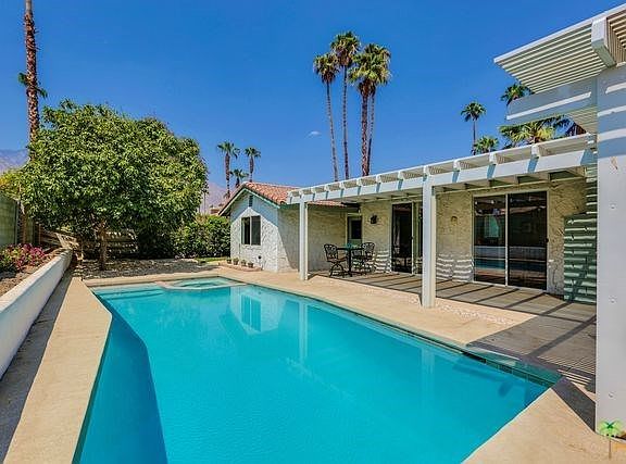 4th image of 2999 E Los Posas Cir