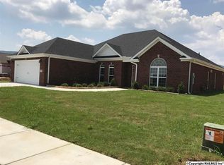 4352 Willow Bend Ln, Owens Cross Roads, AL 35763