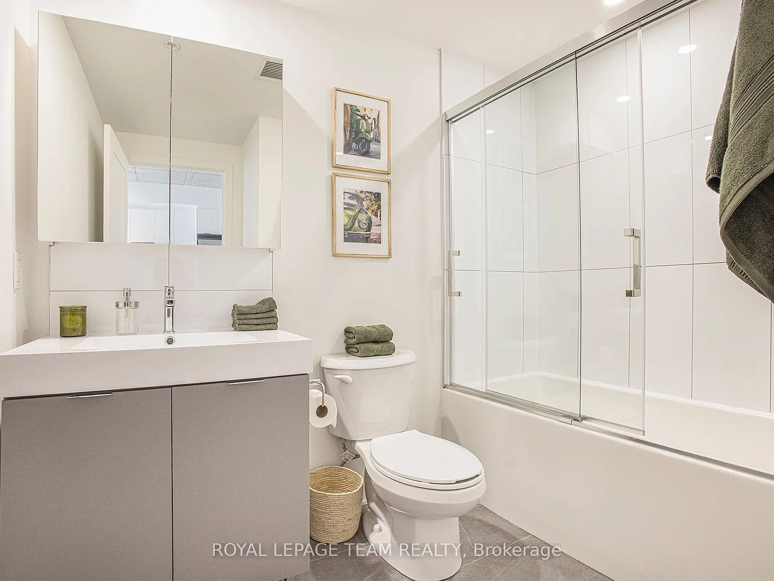 2 bed, $2,790 — Photo 4