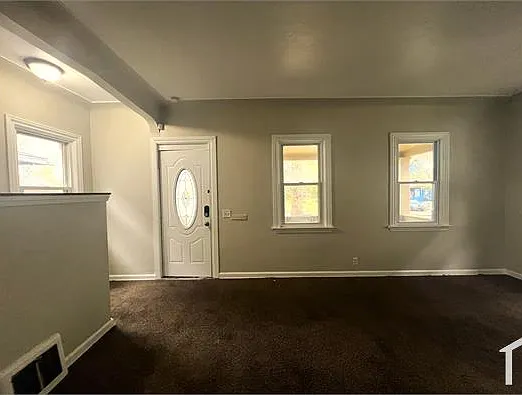 1407 Foster Ave — Photo 10