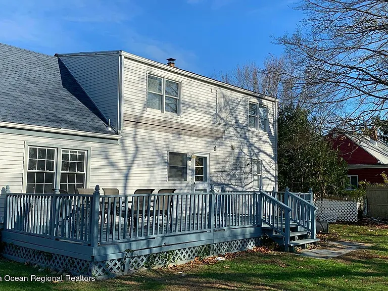 328 Jersey Ave — Photo 3