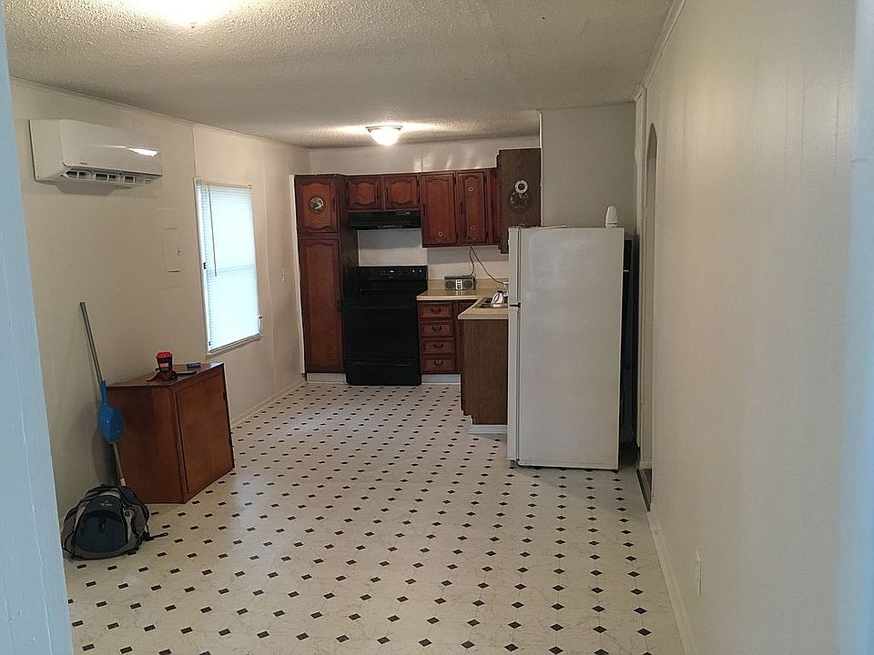 1st image of 2203 W Cross St