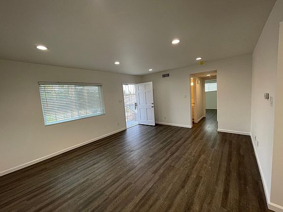 5th image of 1301 Amapola Ave