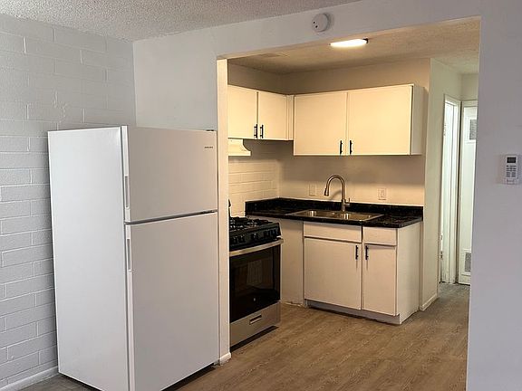 2nd image of 2053 N Alvernon Way #Alver2053-4