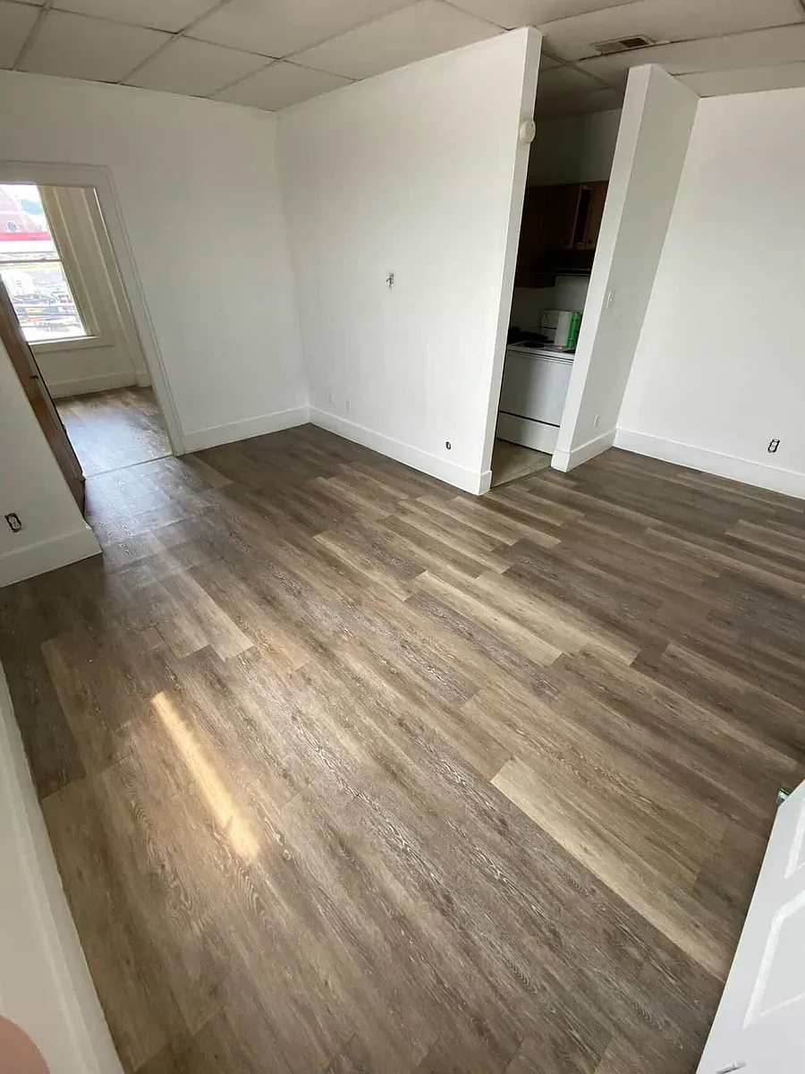 Building Photo - 14 E Pike St #3C