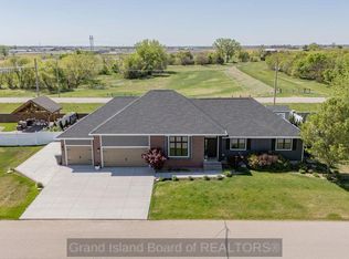 315 Ponderosa Dr, Grand Island, NE 68803