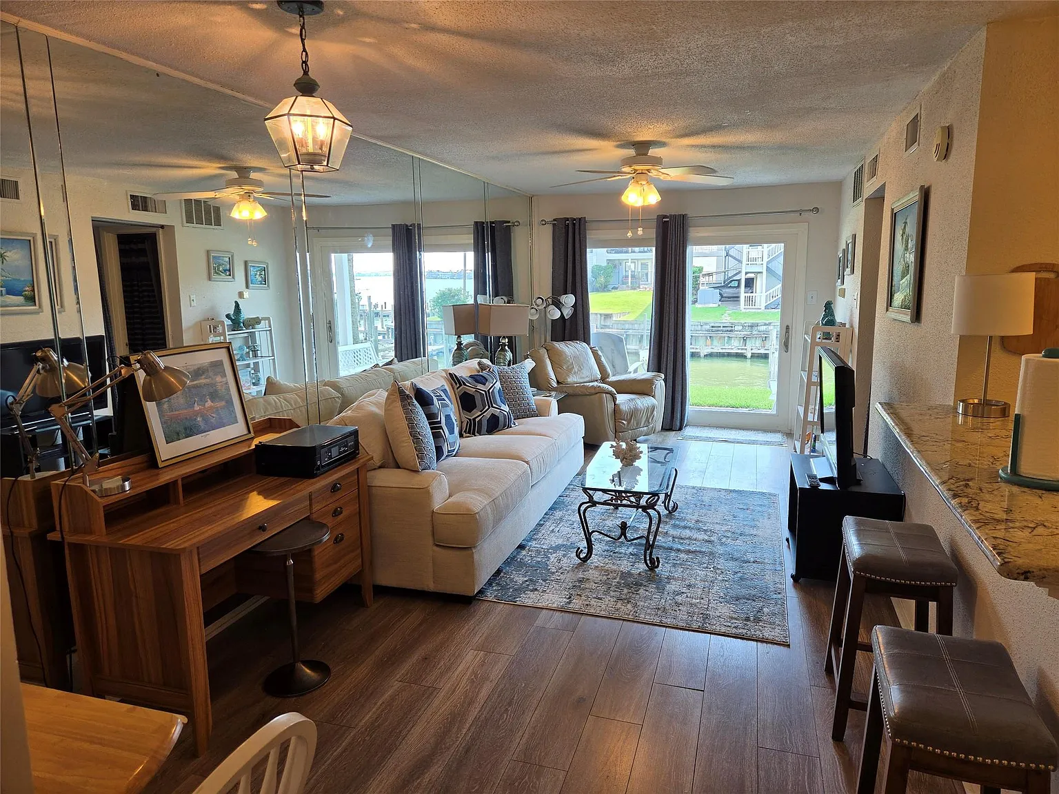 1 bed, 1.0 bath, 495 sqft, $1,600 — Photo 4