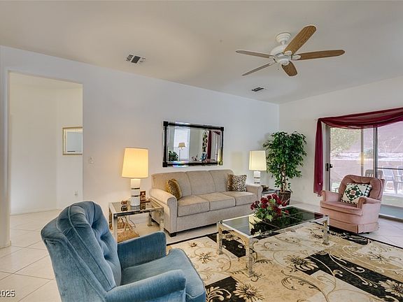 5th image of 563 Cypress Gardens Pl
