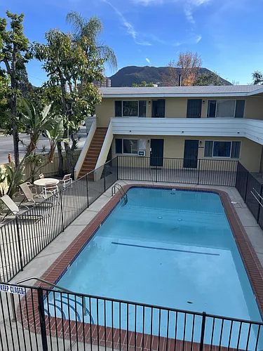 301 N Hollywood Way Photo 1
