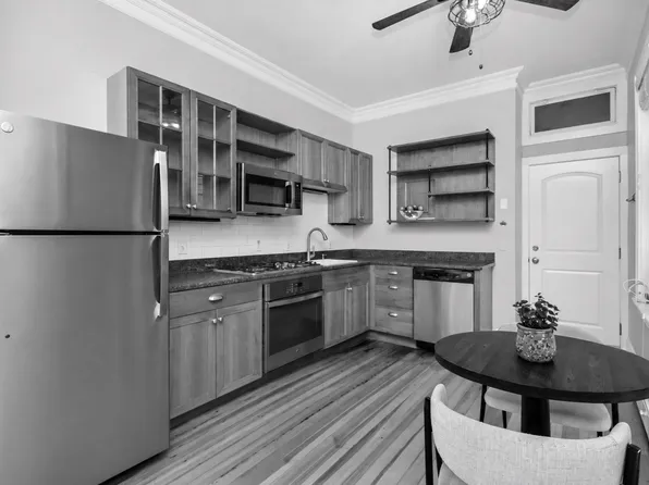 421 E 3rd St #1, South Boston, MA 02127