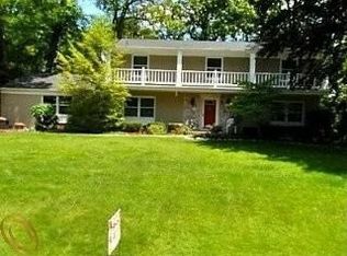 5745 Raven Rd, Bloomfield Hills, MI 48301