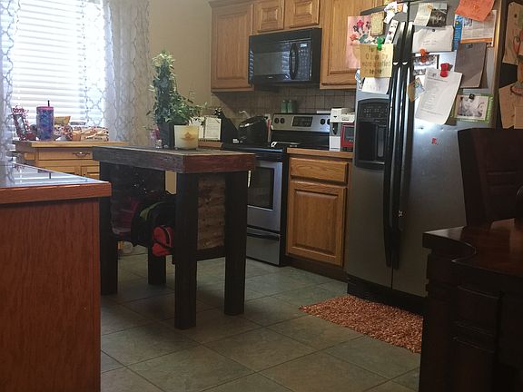 Kitchen/Dining Area