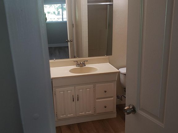 2nd image of 346 Clifton Ave APT 3