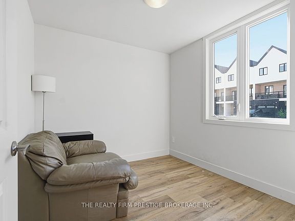 5th image of 1595 Capri Cres #28