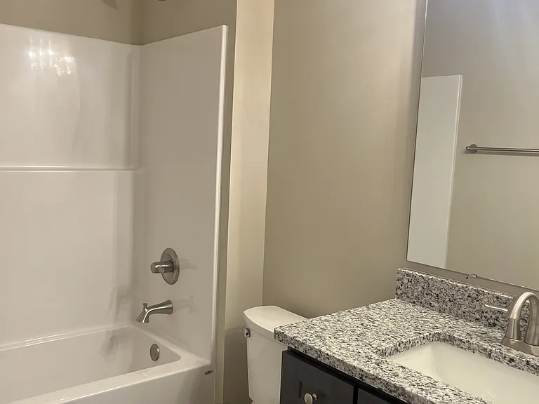 200 Pine Ridge Ct #200 — Photo 15