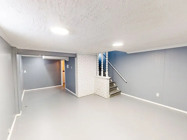 793 Wiltshire Rd — Photo 12
