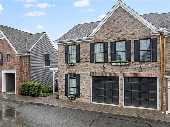 2nd image of 509 Rodney Ln