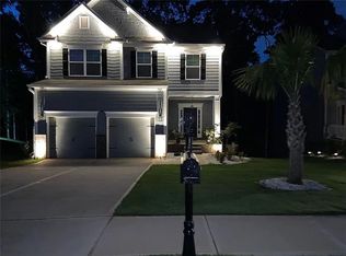 1073 Shadow Glen Dr, Fairburn, GA 30213