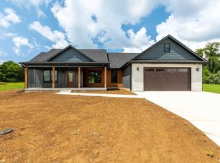 7180 Canyon Ct, Marion, IL 62959