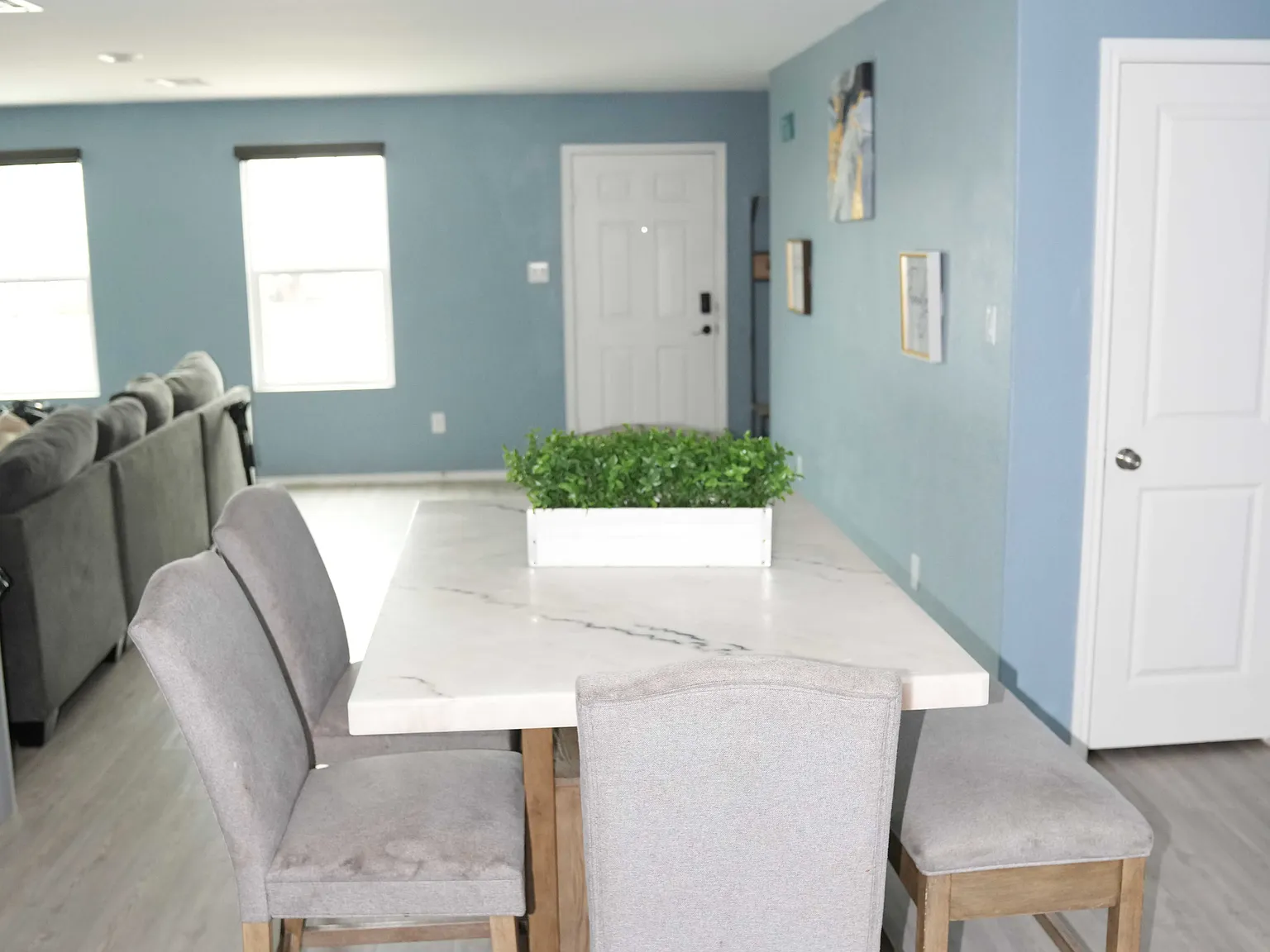 4 bed, 1880 sqft, $2,000 — Photo 3
