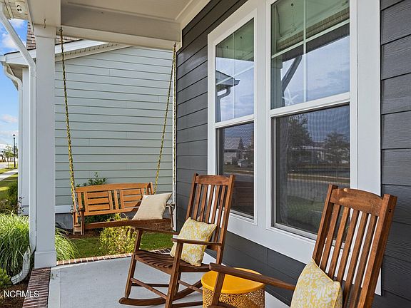 4th image of 427 Sea Hawk Street