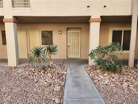 3rd image of 2060 Mesquite Ln APT 104