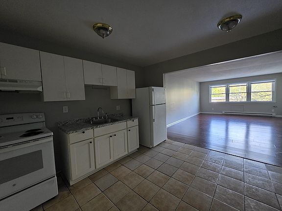 4th image of 119 Blake St #304A
