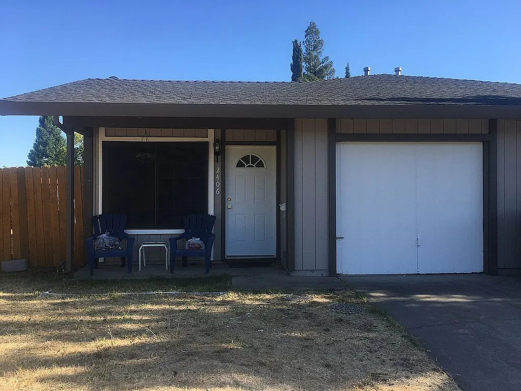 2406 S Whitney Blvd photo 1