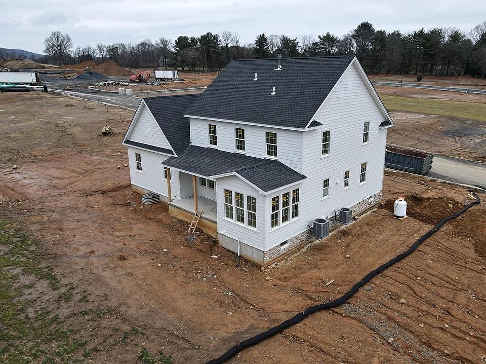 2nd image of 4442 Saucon Ave