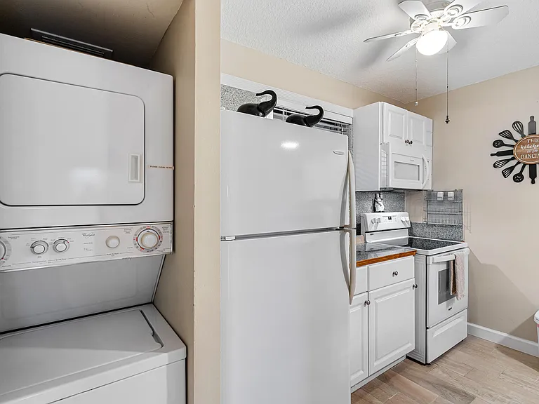 206 Club Dr — Photo 11