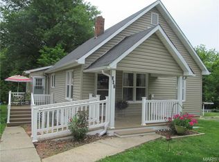 307 N 7th St, Elsberry, MO 63343