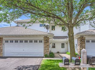 7567 6th St N, Oakdale, MN 55128
