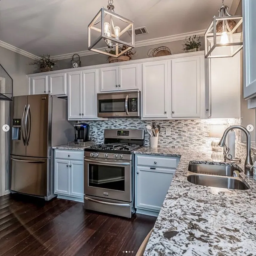 3 bed, 1776 sqft, $2,150 — Photo 2