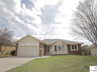 1101 Deer Run Ln, Papillion, NE 68046