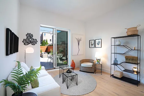 Sold by The InHouse Group | media 7