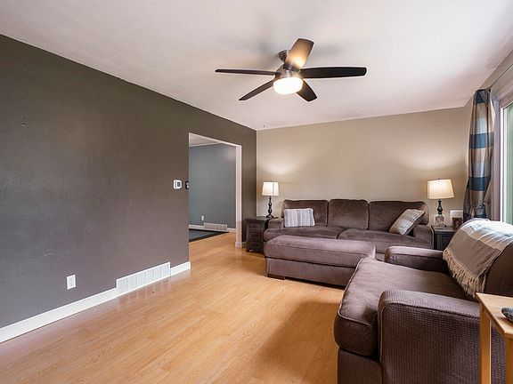 4th image of 14148 Brook Ln
