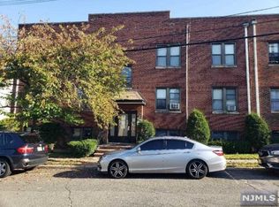 1027 Hoyt Ave, Ridgefield, NJ 07657