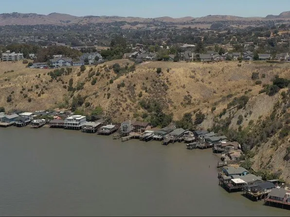 199 Sandy Beach Rd, Vallejo, CA 94590
