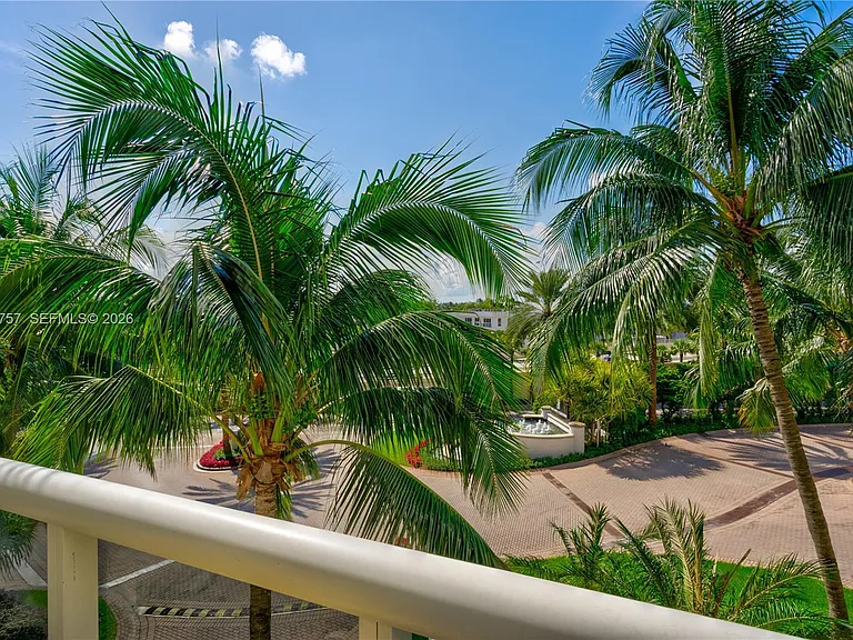 10275 Collins Ave #223 — Photo 10